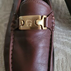 Womens Etienne Aigner Brown Leather Loafers with Insignia Gold Accent Sz 10